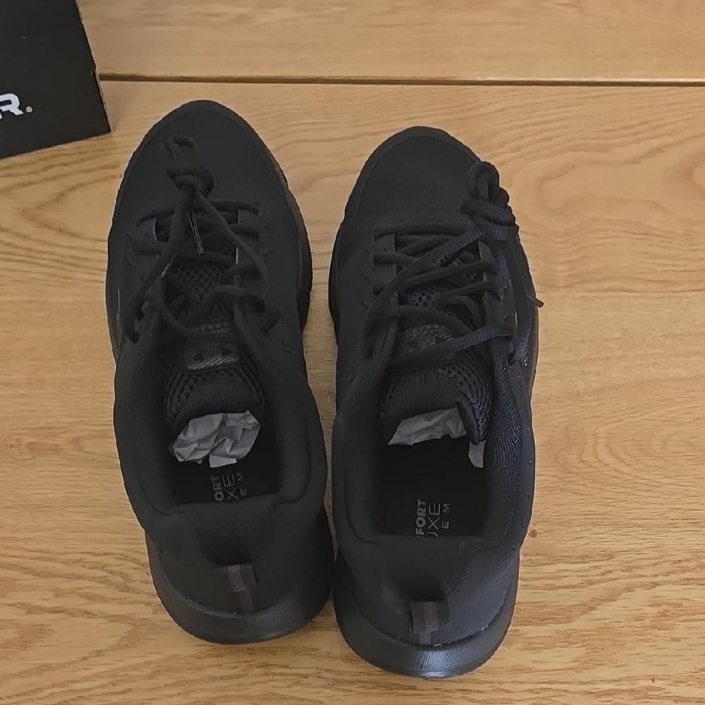 Under Armour Black Athletic Shoes with Breathable Mesh